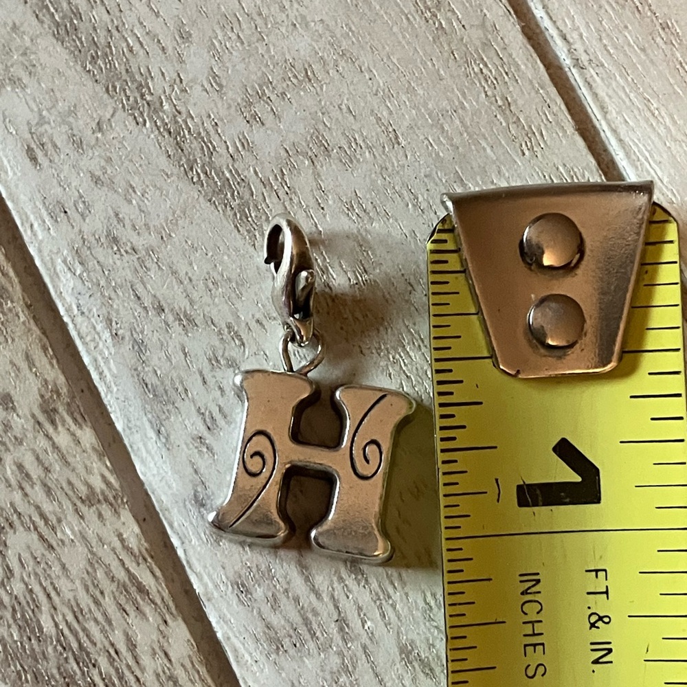 🌸Brighton Initial 'H' Charm - Picture 3 of 3